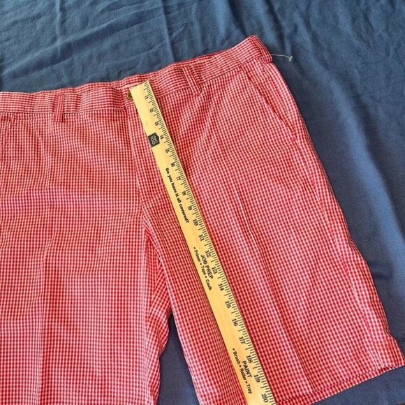 IZOD Red Gingham Check Golf Shorts Men’s 36 NWOT Classic Fit Summer - Picture 3 of 7
